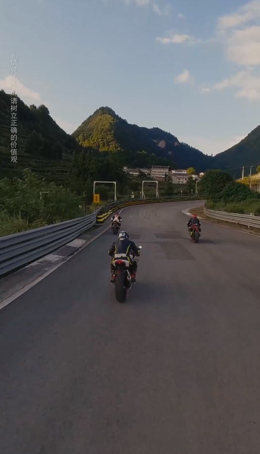 赞：民族品牌热血逆袭看小车轮如何撬动大时代？开元棋牌国庆必看！精品短剧《铁骑逐风》持续获(图9)